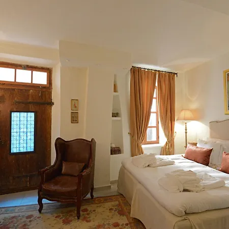Chateau Le Cagnard 4* Кань-сюр-Мер