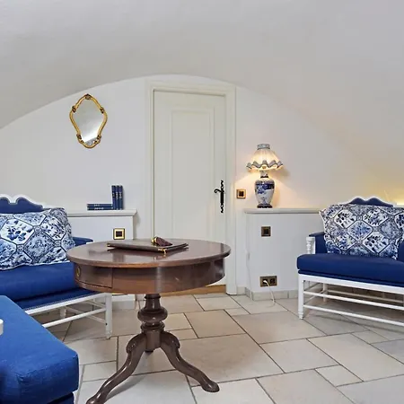 Chateau Le Cagnard Отель 4*