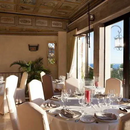 Chateau Le Cagnard Отель 4*