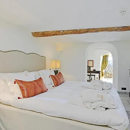 Chateau Le Cagnard Hotel 4*