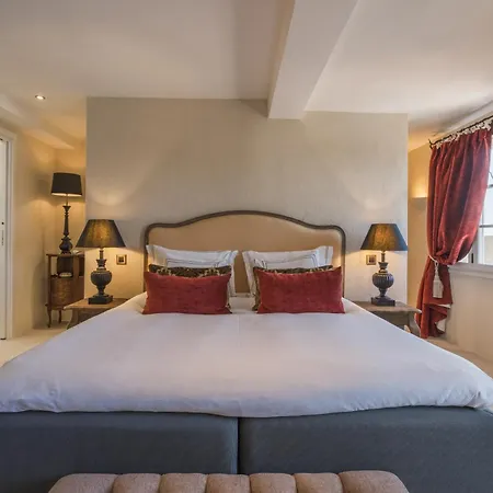 Chateau Le Cagnard Hotel 4*